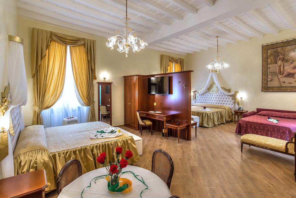 Trevi Rome Suite Room photo